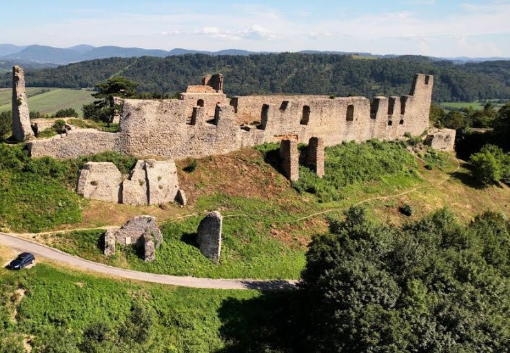 Zřícenina hradu Starý Žeberk, Horní Jiřetín, Czech Republic (Czechia)